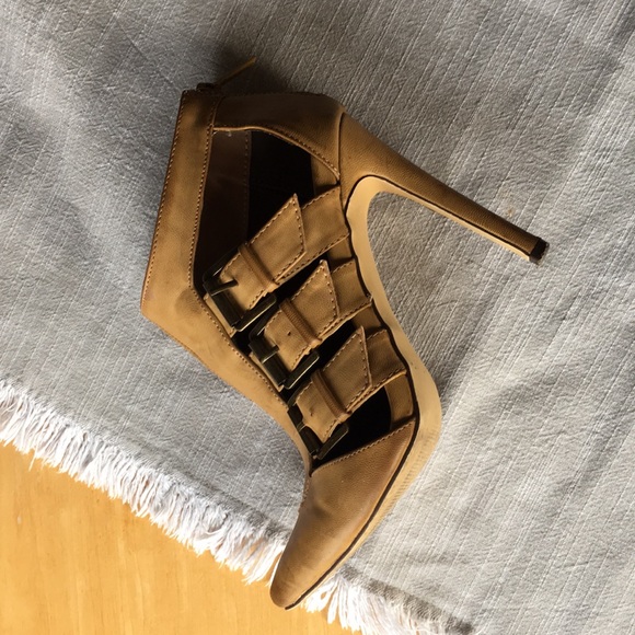 Michael Antonio Tan Heels - Picture 3 of 7